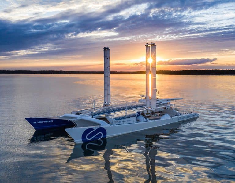 À Singapour, l’Energy Observer reprend son Odyssée autour du monde !