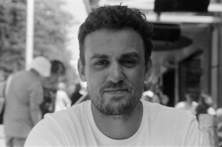 Rencontre avec Pierre Plassier, fondateur de Brick, l’agence calédonienne qui automatise le quotidien des TPE