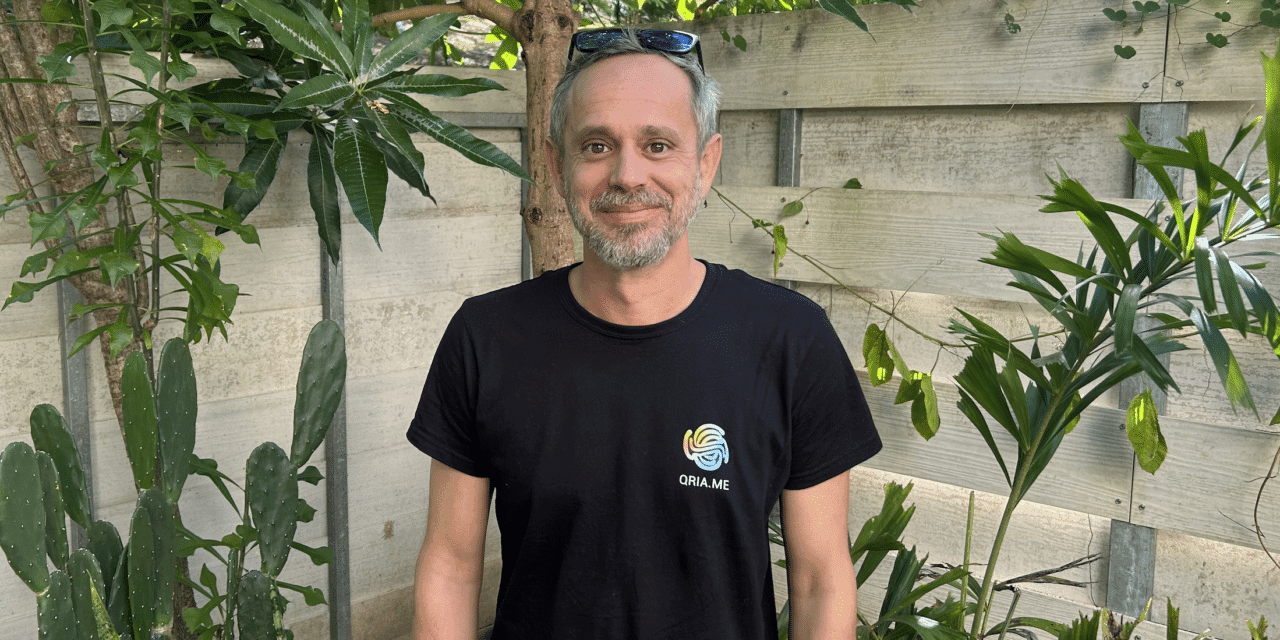 Rencontre avec Romain Compans, fondateur de QRia.me, le QR code calédonien qui transforme un scan en client fidèle  