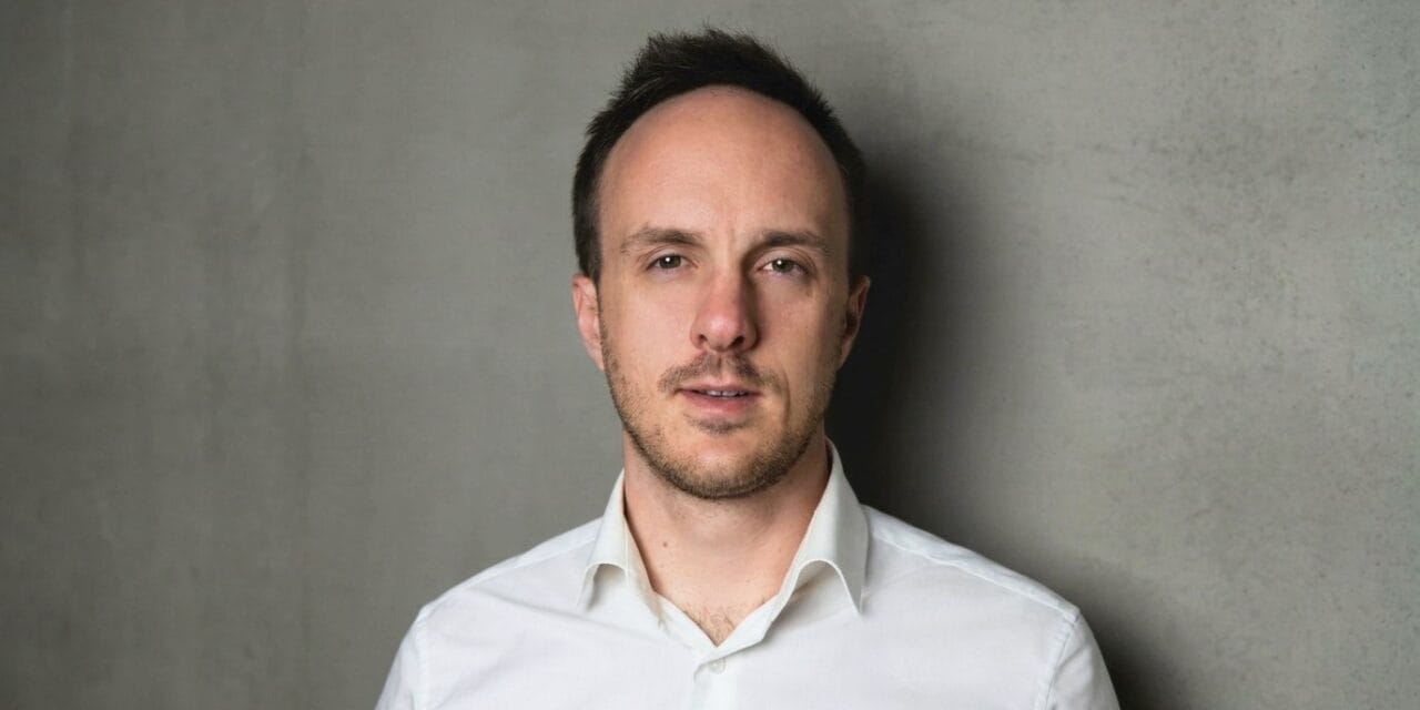 Adrien Bock, portrait d’un entrepreneur qui a tout misé sur l’IA 