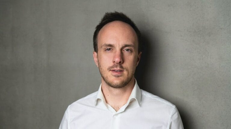Adrien Bock, portrait d’un entrepreneur qui a tout misé sur l’IA 